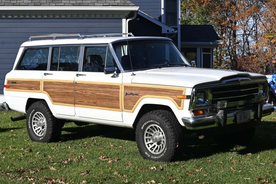 1989 Jeep SJ Grand Wagoneer sold for $41,500