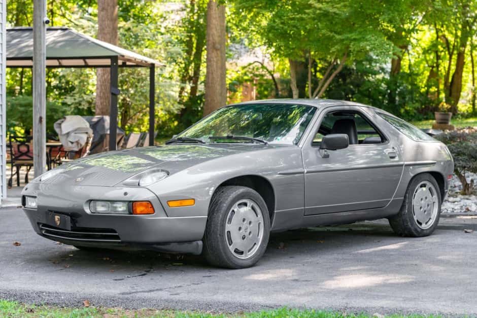 1989 Porsche 928 sold for $26,000