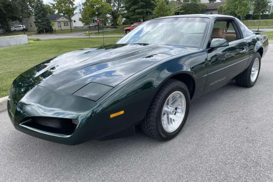 1991 Pontiac Firebird (1982-1992) sold for $13,500