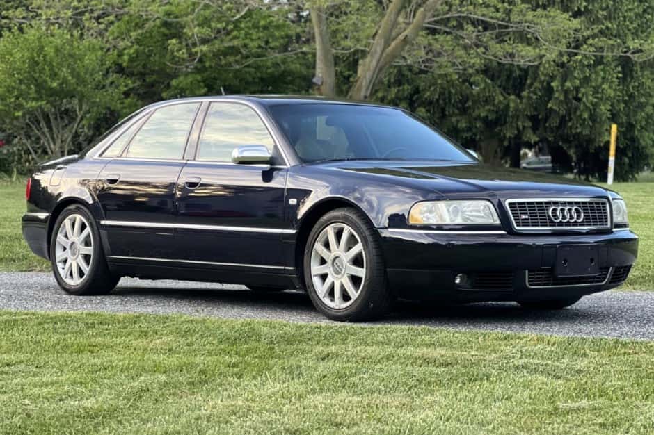 2003 Audi S8 sold for $9,300