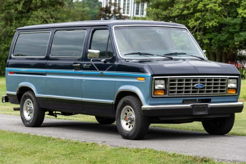 1991 Ford Econoline Van sold for $7,600