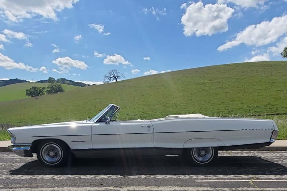 1965 Pontiac Bonneville sold for $15,500