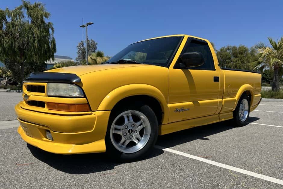 2003 Chevrolet S-10 (1994-2004) sold for $7,700