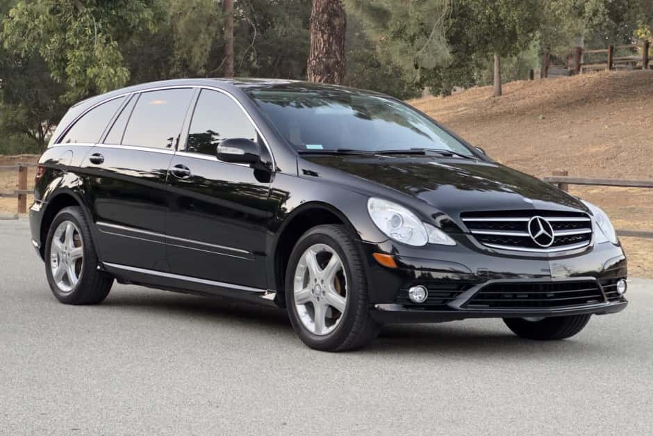 2009 Mercedes-Benz W251 R-Class sold for $17,000