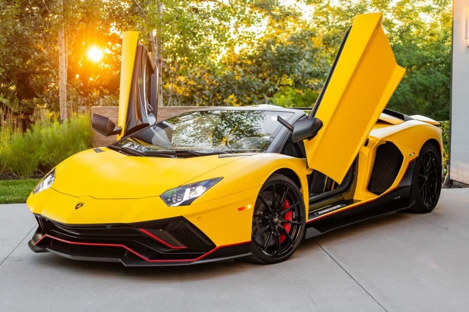 2022 Lamborghini Aventador sold for $720,000