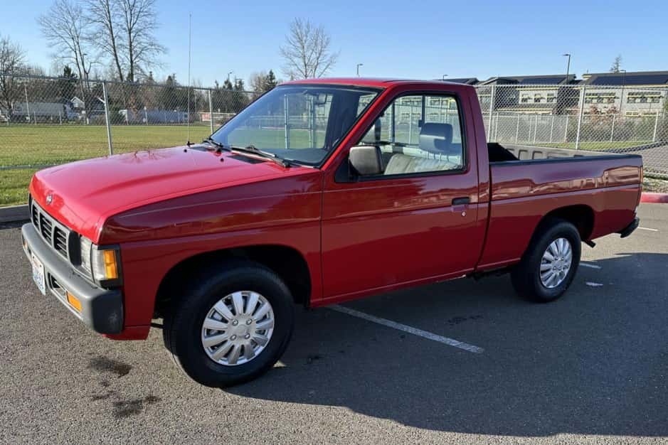 1996 Nissan Pickup sold for $7,550