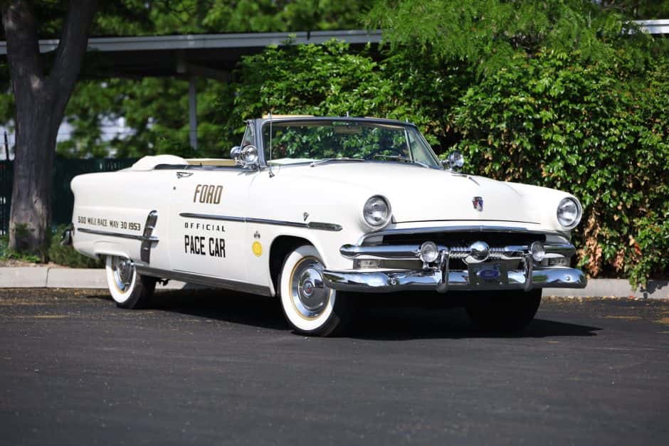1953 Ford Crestline sold for $18,500