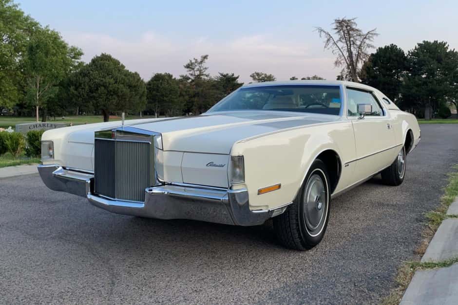 1972 Lincoln Continental Mark IV (1972-1976) sold for $12,000