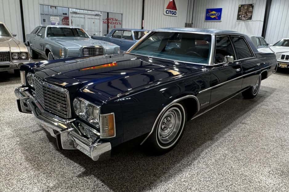 1975 Chrysler Newport sold for $10,750