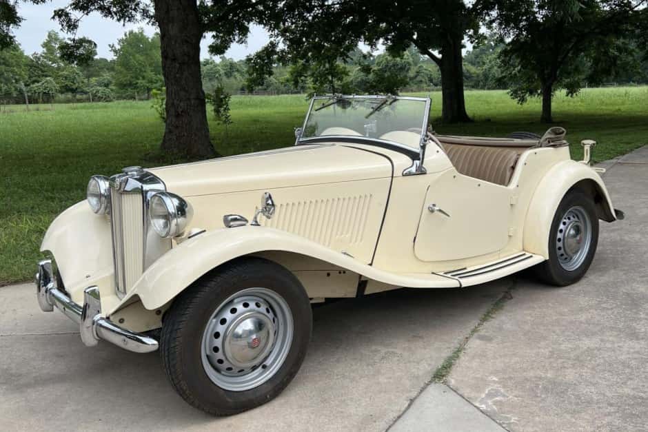 1952 MG TD sold for $12,000