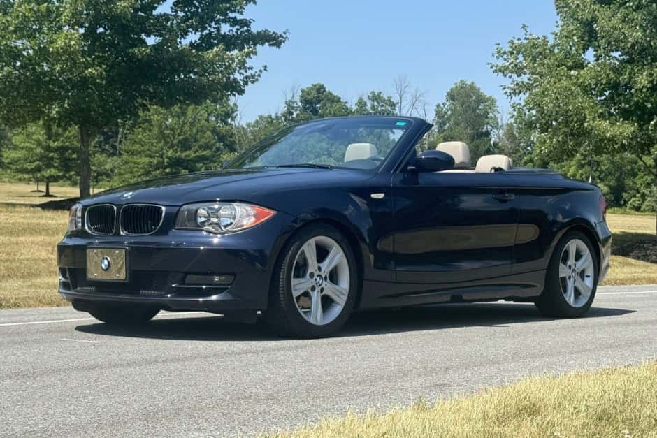 2009 BMW E82/E88 1-Series sold for $14,000