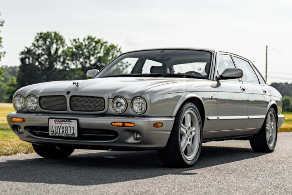 1999 Jaguar X308 XJR (1998-2003) sold for $11,750
