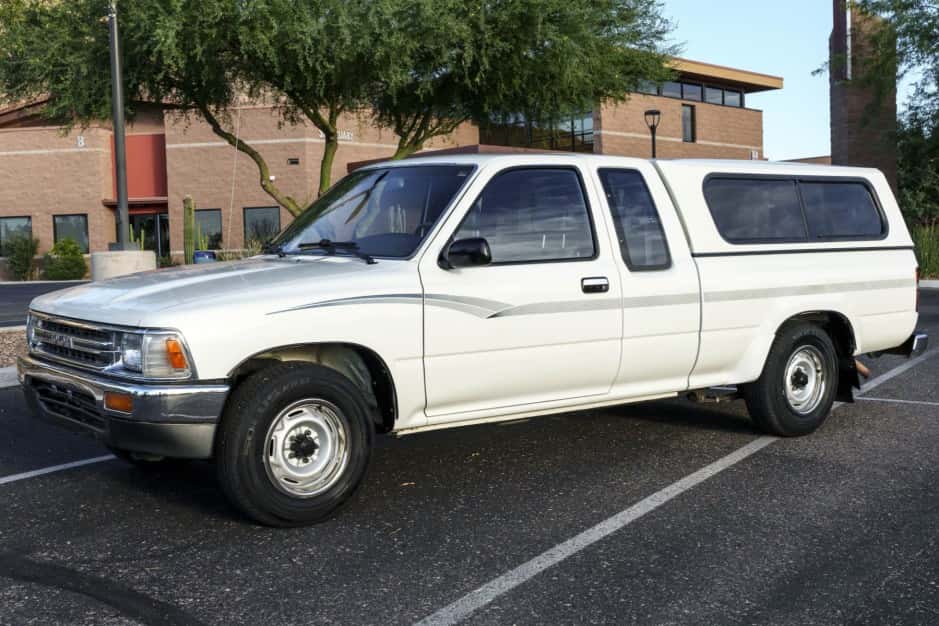1991 Toyota Pickup (N80/90/100/110 1989-1997) sold for $7,300