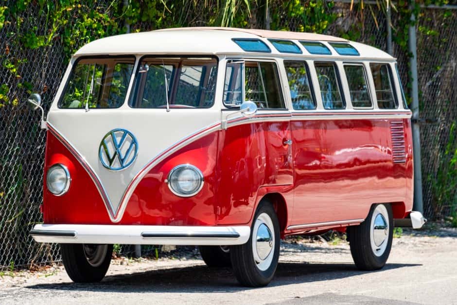 1959 Volkswagen Split-Window Bus sold for $125,000