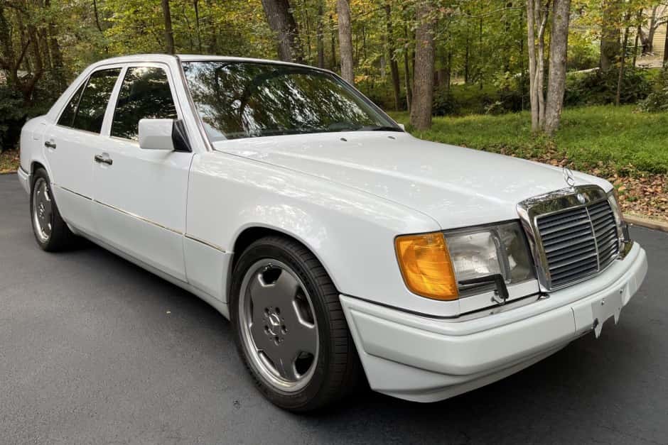 1993 Mercedes-Benz W124 E-Class sold for $11,500