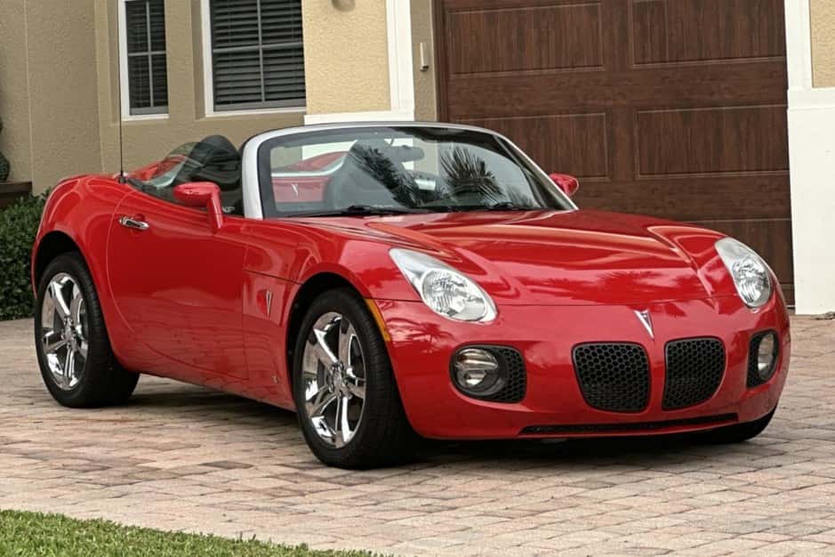 2007 Pontiac Solstice sold for $15,000
