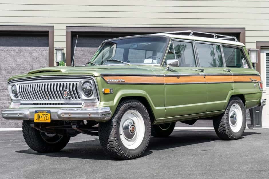 1970 Jeep SJ Wagoneer sold for $31,000