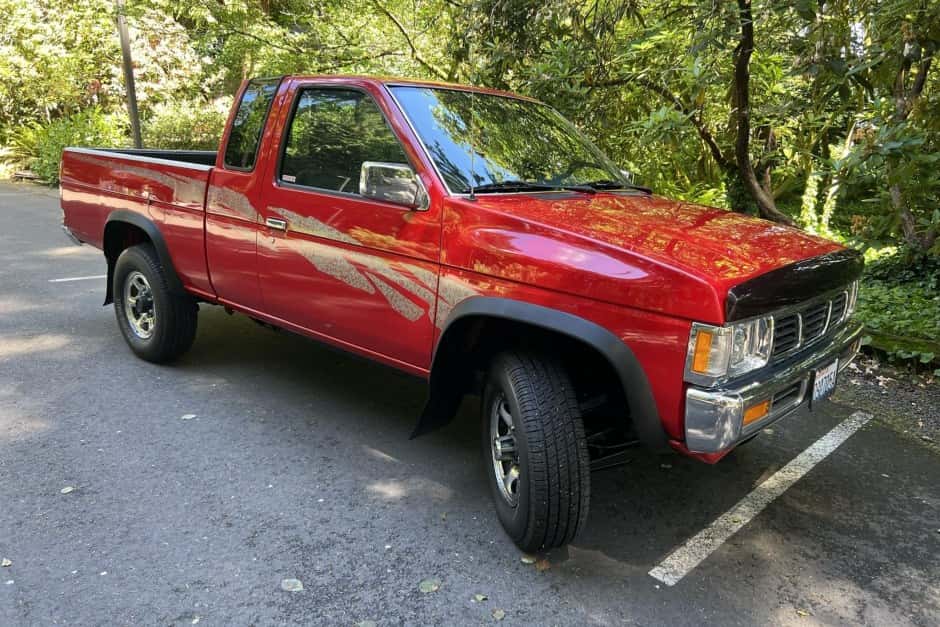 1995 Nissan Pickup sold for $15,500
