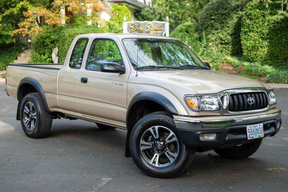 2004 Toyota Tacoma (N1X0 1995-2005) sold for $22,400