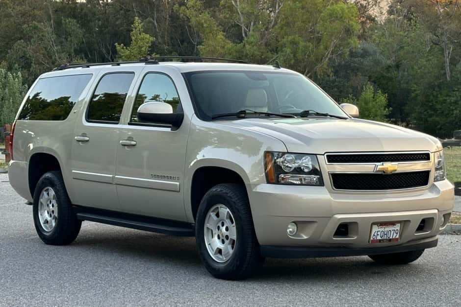 2008 Chevrolet Suburban (GMT900 2007-2014) sold for $19,250