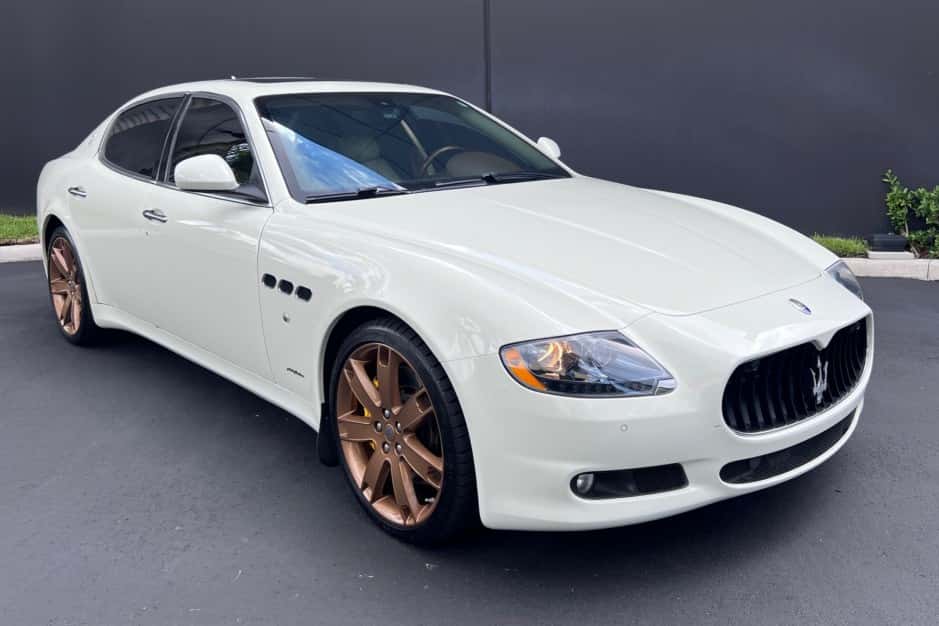 2011 Maserati Quattroporte sold for $19,000