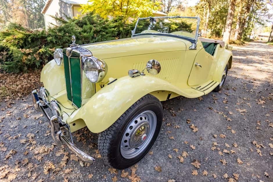 1951 MG TD sold for $18,250