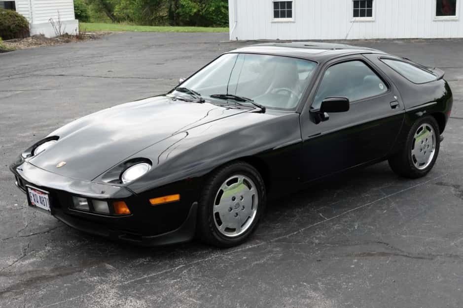1985 Porsche 928 sold for $19,000
