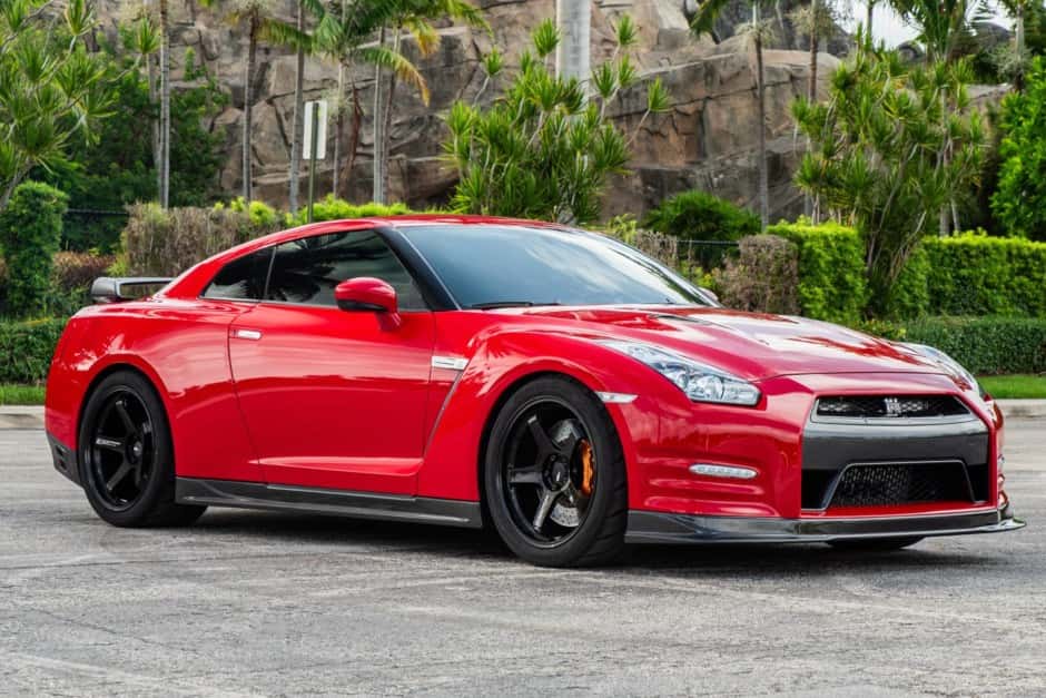 2014 Nissan GT-R R35 sold for $98,500