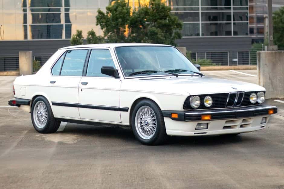 1986 BMW E28 5-Series sold for $25,500
