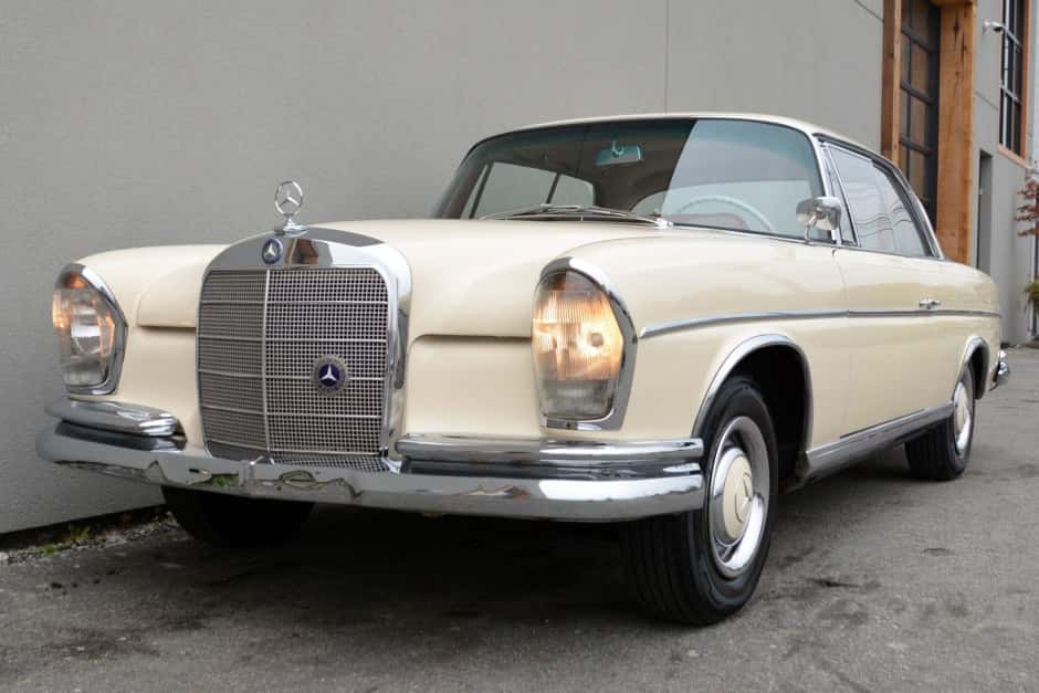 1962 Mercedes-Benz W112 sold for $35,000