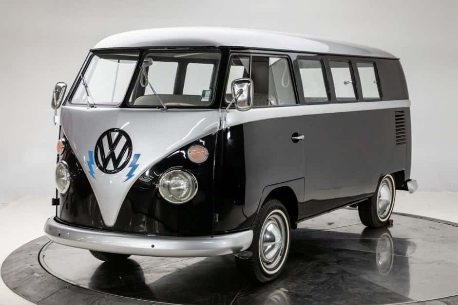 1967 Volkswagen Split-Window Bus sold for $28,000