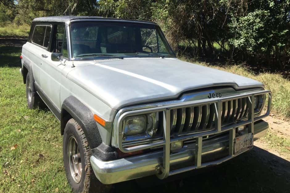 1982 Jeep SJ Cherokee sold for $9,750