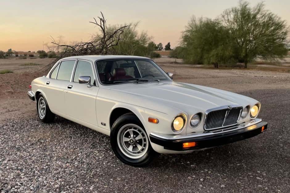 1981 Jaguar XJ Series 3 (1980-1992) sold for $15,250