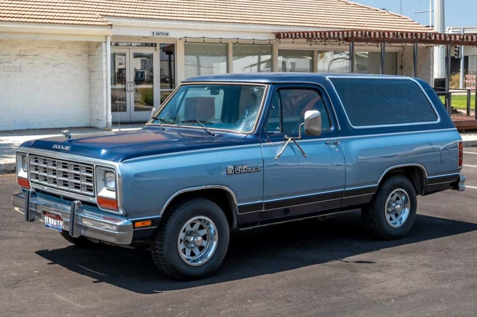 1985 Dodge Ramcharger / Plymouth Trail Duster sold for $8,000