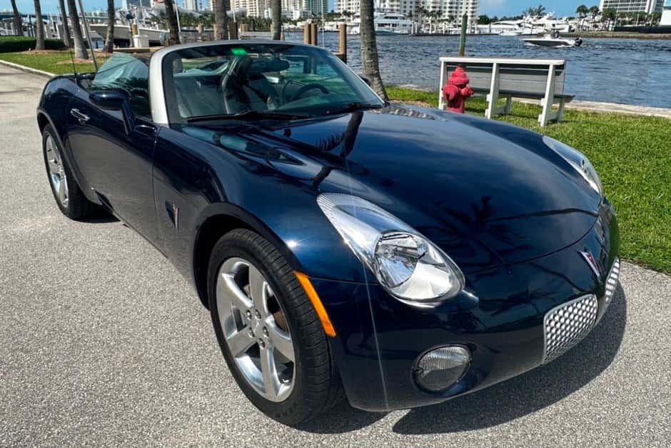 2007 Pontiac Solstice sold for $9,500