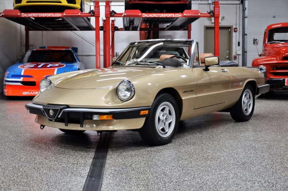 1986 Alfa Romeo 105/115 Spider Series 3 sold for $32,053