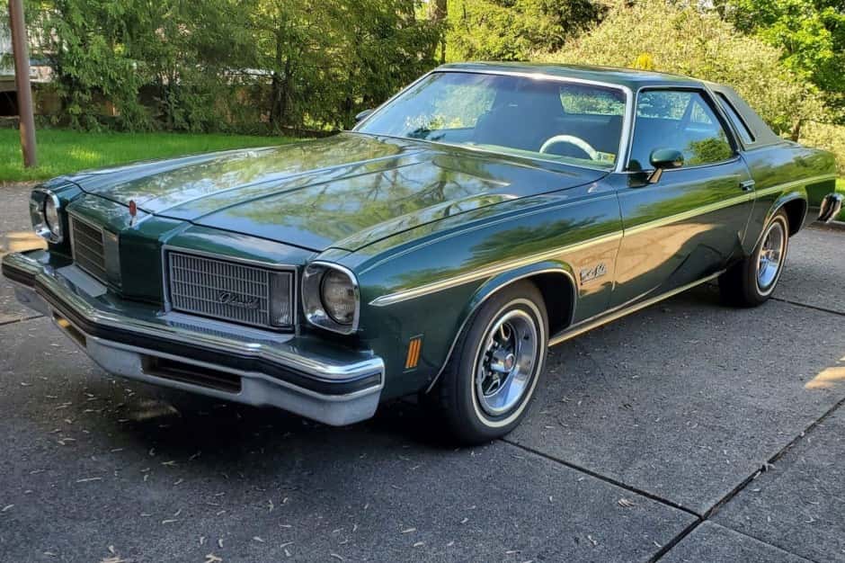 1975 Oldsmobile Cutlass sold for $10,350