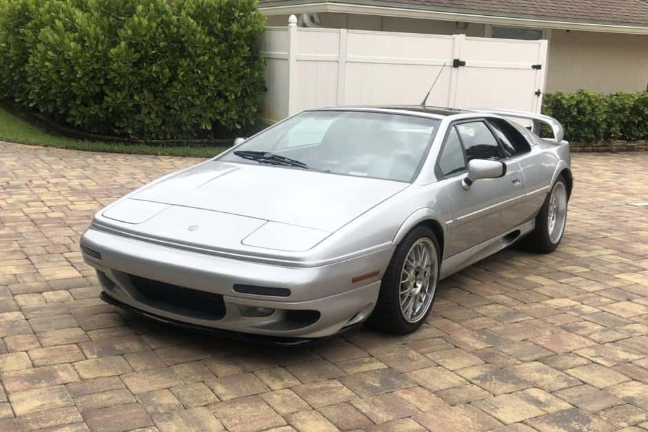 2002 Lotus Esprit sold for $77,000