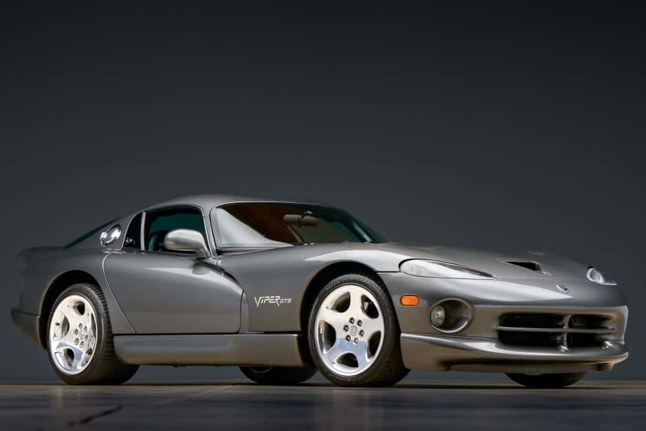 2002 Dodge Viper SR II (1996-2002) sold for $62,500