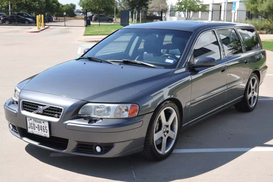 2006 Volvo V70R sold for $14,450