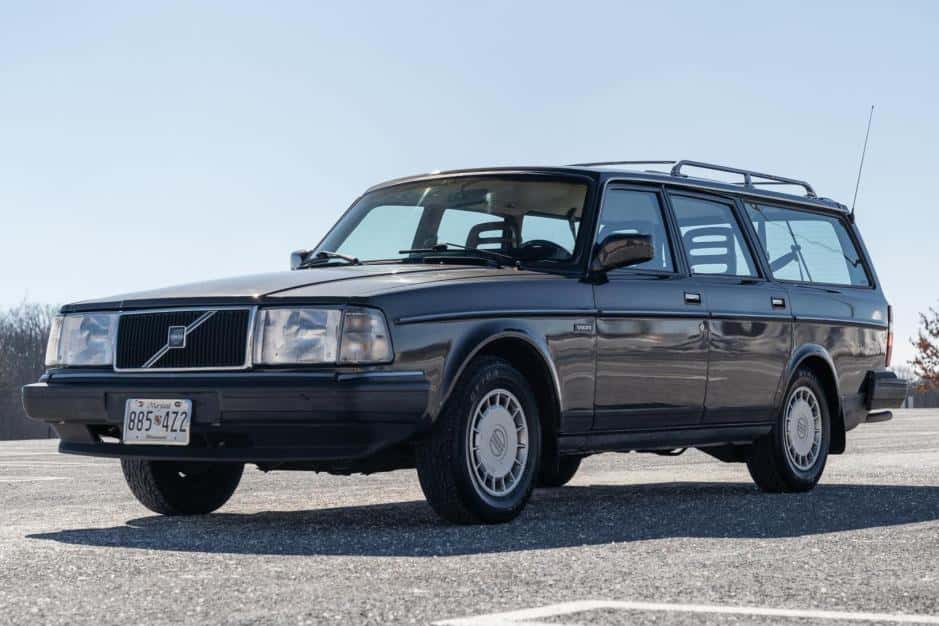 1991 Volvo 240 sold for $6,800