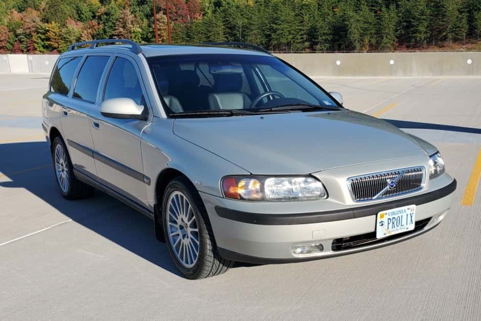 2001 Volvo V70 sold for $10,250