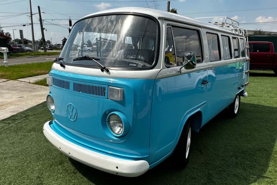1996 Volkswagen Bay-Window Camper sold for $14,500