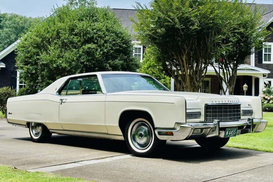 1973 Lincoln Continental (1970-1979) sold for $18,000