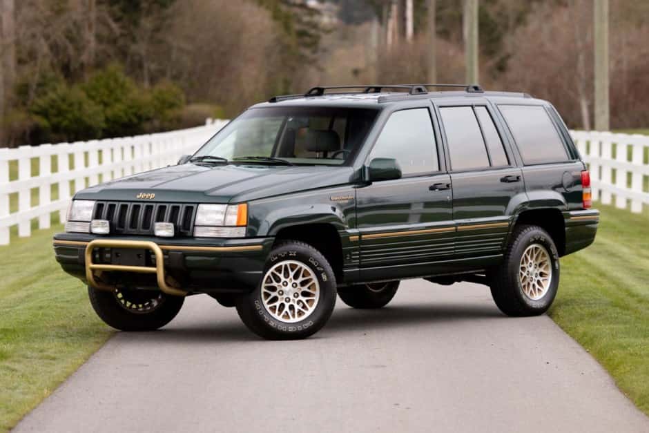 1994 Jeep ZJ Grand Cherokee sold for $17,053