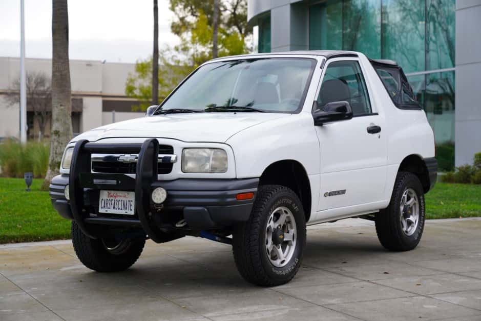 1999 Geo Tracker/Suzuki Sidekick sold for $8,000