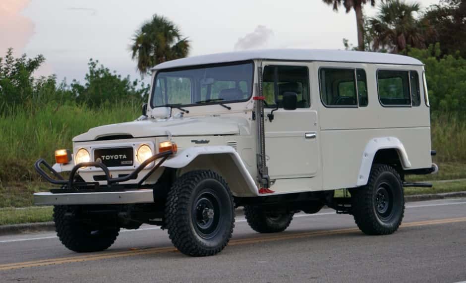 1984 Toyota Land Cruiser FJ45 sold for $39,005