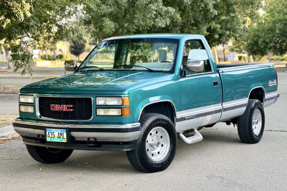 1994 GMC Sierra (GMT400 1988-2002) sold for $17,500