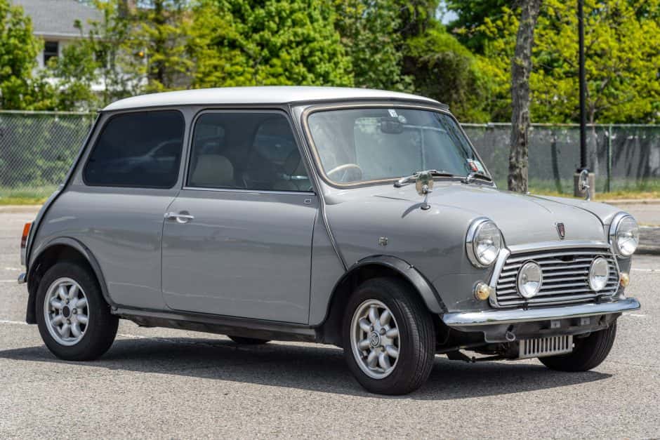 1996 Mini Mk VI & Mk VII sold for $7,600