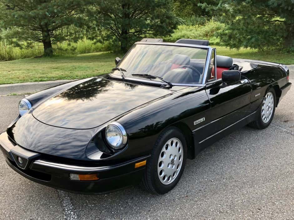 1987 Alfa Romeo 105/115 Spider Series 3 sold for $10,500